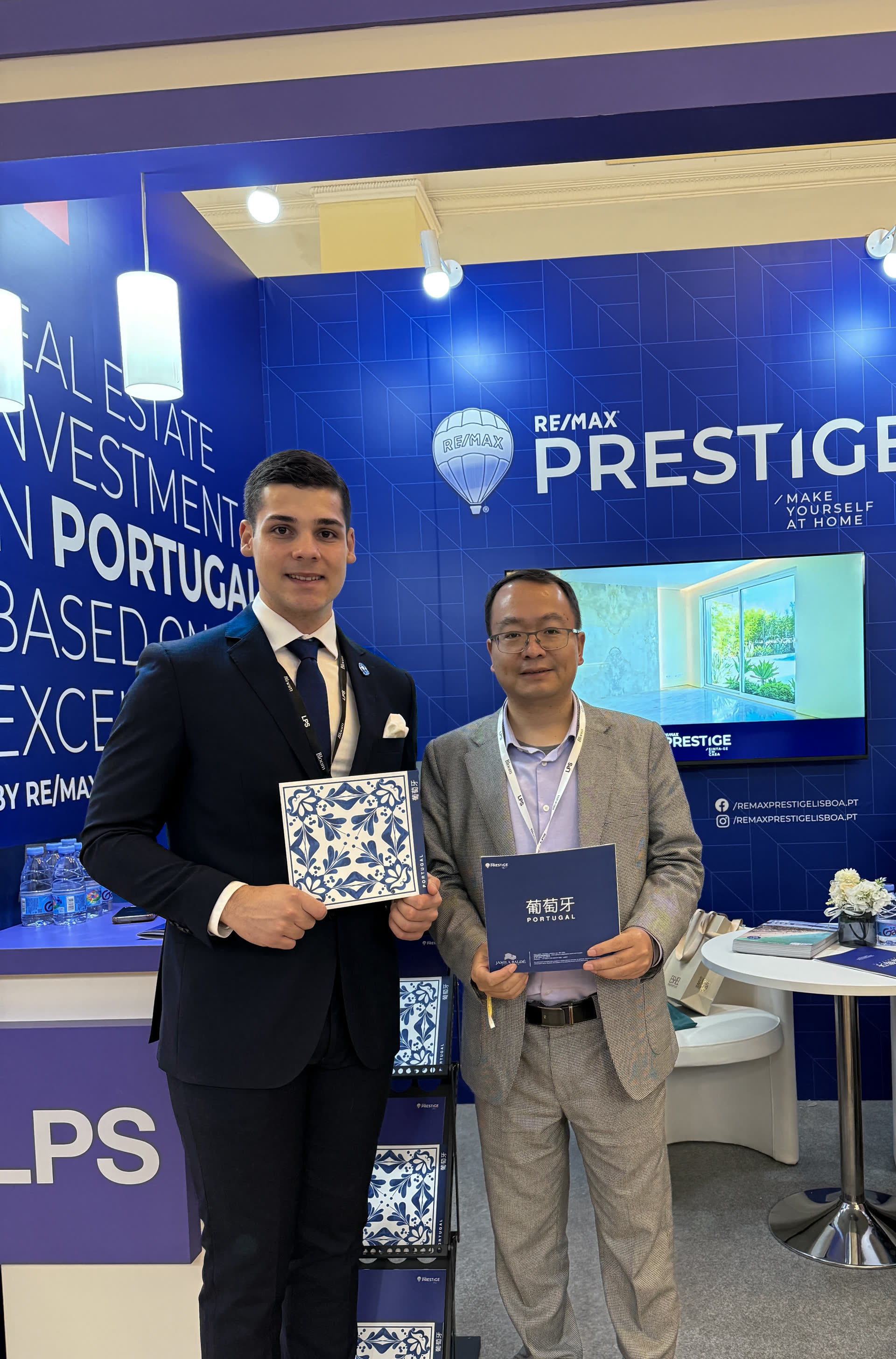 Felipe Dantas com investidor chinês na LPS Xangai